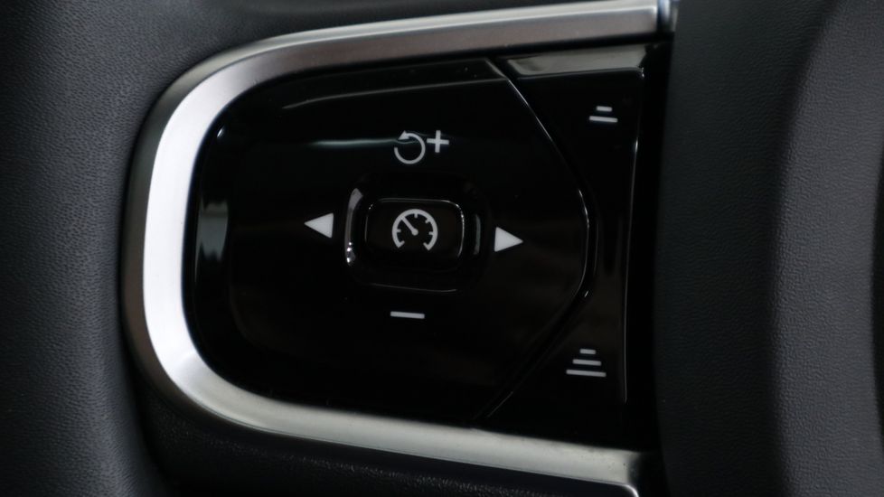 Used Volvo XC60 2022 for sale - 76519461: Photo 31