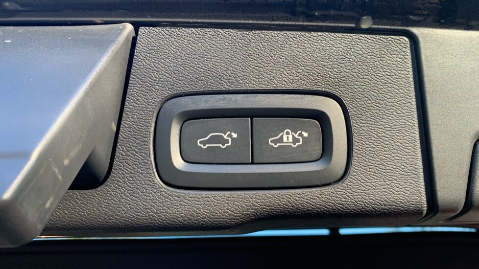 Used Volvo XC60 2022 for sale - 76519461: Photo 48