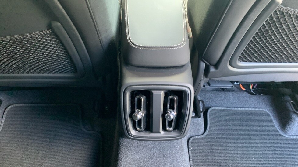 Used Volvo XC40 2024 for sale - 75966907: Photo 27