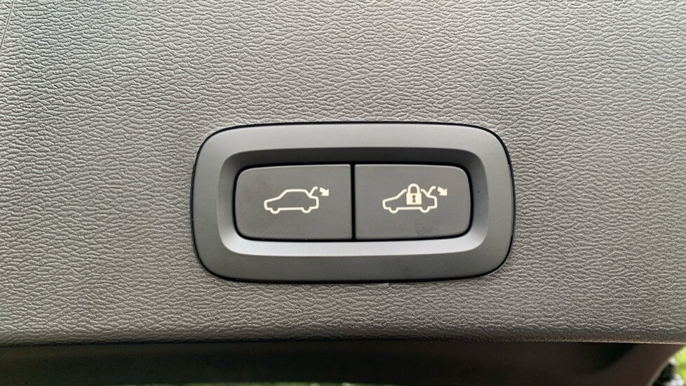 Used Volvo XC40 2024 for sale - 75966907: Photo 35