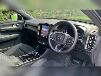 Used Volvo XC40 2024 for sale - 75966907: Photo