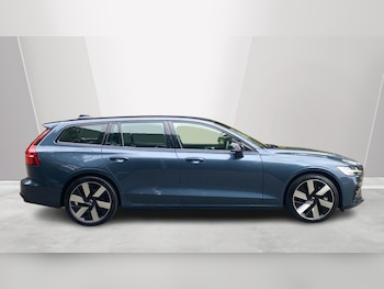 Used Volvo V60 2025 for sale - 79165292: Photo