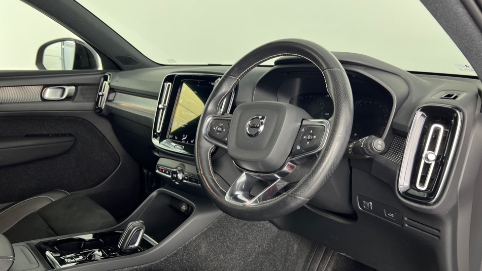 Used Volvo XC40 2021 for sale - 77339356: Photo 5