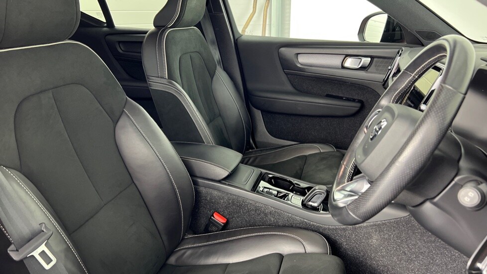 Used Volvo XC40 2021 for sale - 77339356: Photo 9