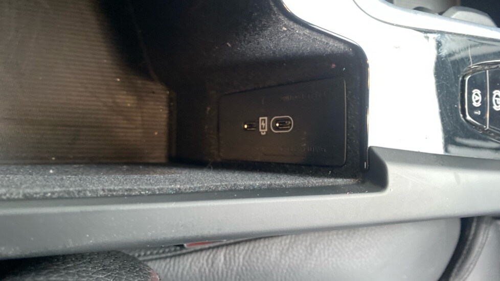 Used Volvo XC60 2023 for sale - 77360556: Photo 36