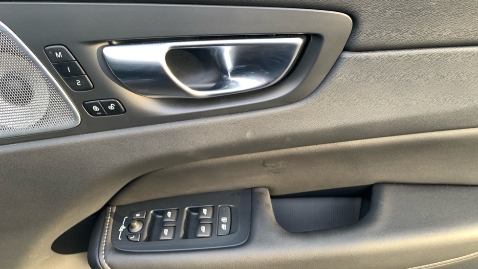 Used Volvo XC60 2025 for sale - 76888833: Photo 25