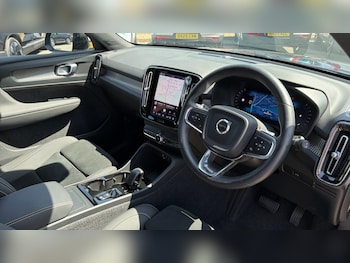 Used Volvo XC40 2025 for sale - 79189300: Photo
