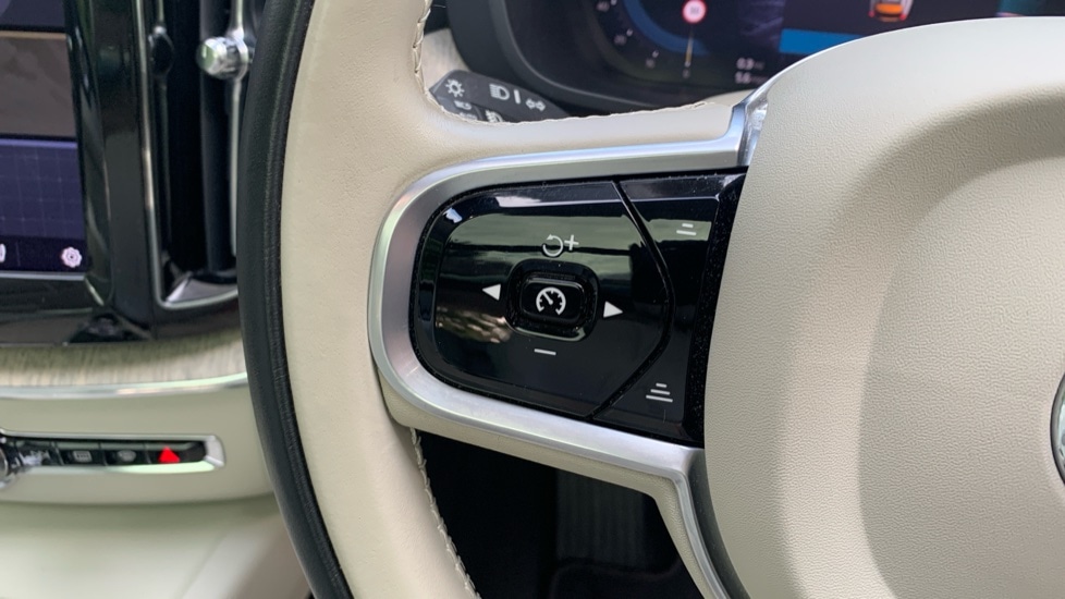 Used Volvo XC60 2021 for sale - 76722106: Photo 33