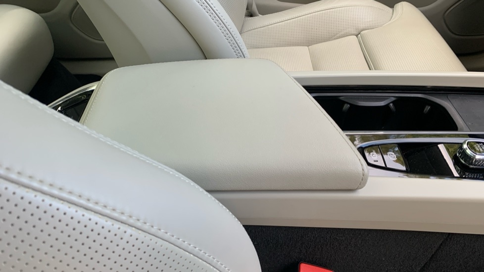 Used Volvo XC60 2021 for sale - 76722106: Photo 41