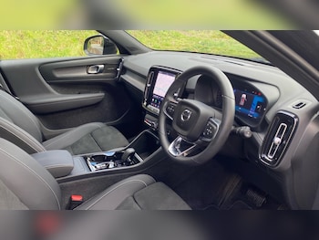 Used Volvo XC40 2023 for sale - 78027978: Photo