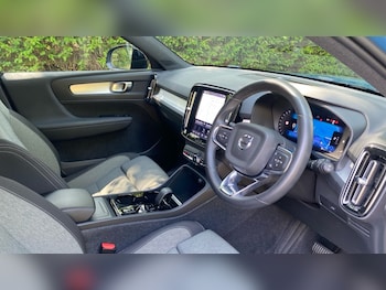 Used Volvo XC40 2023 for sale - 79108518: Photo