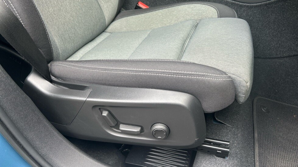Used Volvo XC40 2023 for sale - 75996951: Photo 30