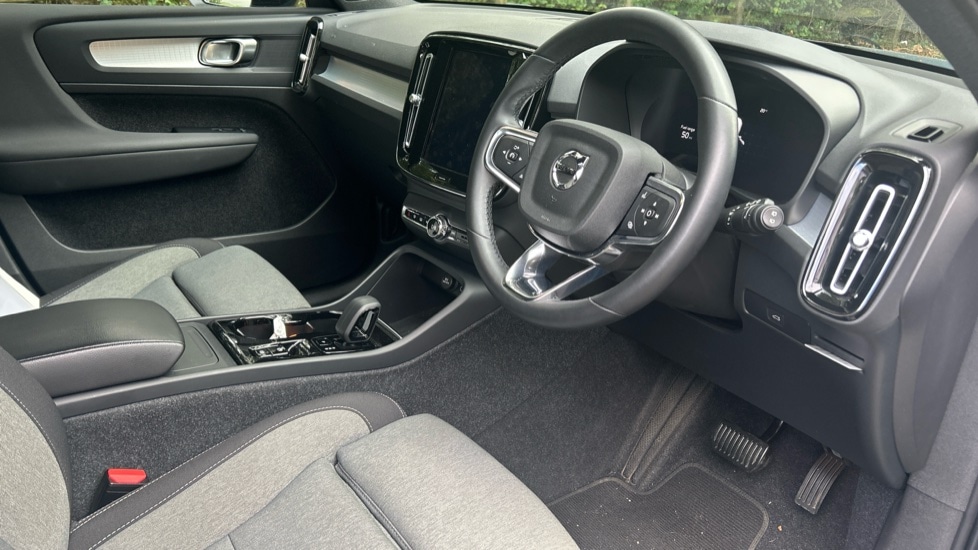 Used Volvo XC40 2023 for sale - 75996951: Photo 4
