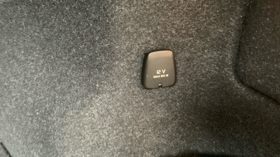 Used Volvo XC40 2023 for sale - 77160728: Photo 15