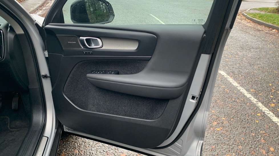 Used Volvo XC40 2023 for sale - 77160728: Photo 30