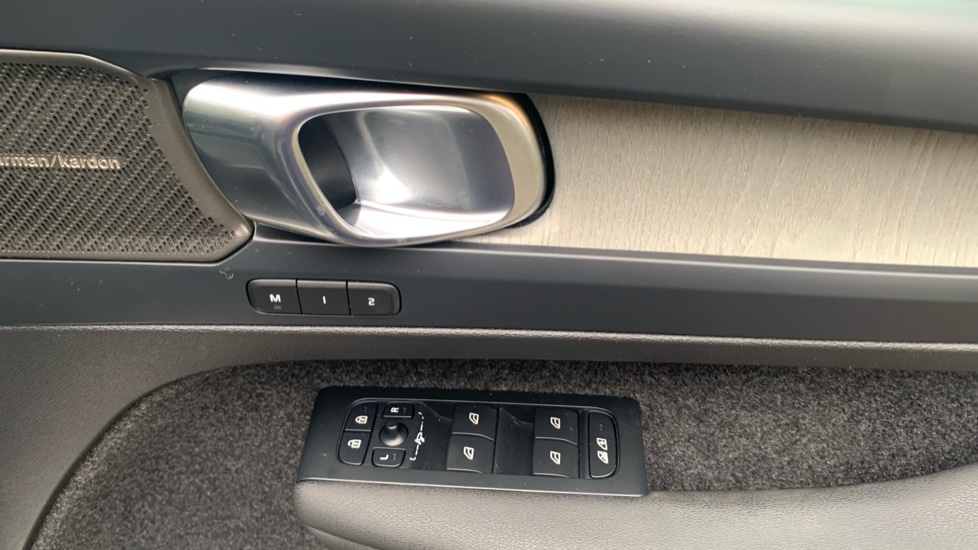 Used Volvo XC40 2023 for sale - 77160728: Photo 31