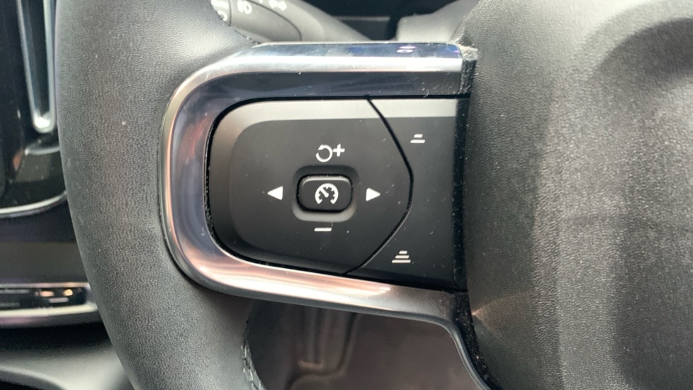 Used Volvo XC40 2023 for sale - 77160728: Photo 35