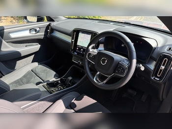 Used Volvo XC40 2025 for sale - 79094921: Photo