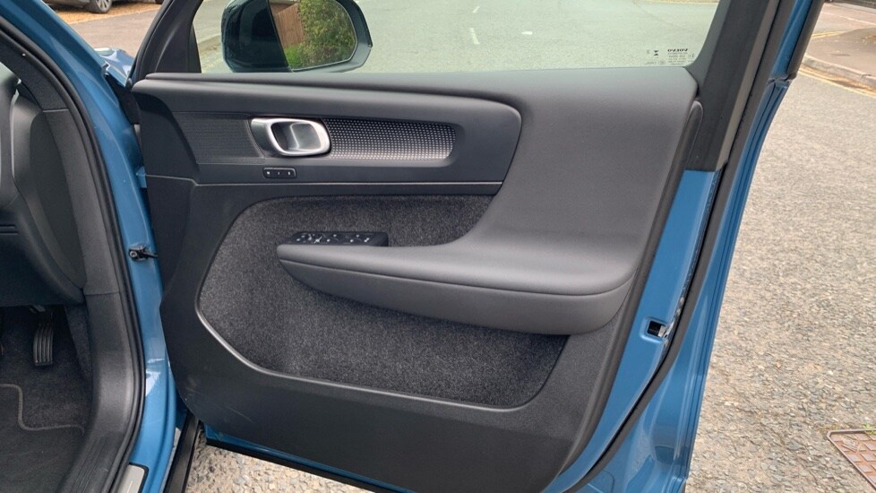 Used Volvo XC40 2025 for sale - 75771449: Photo 15
