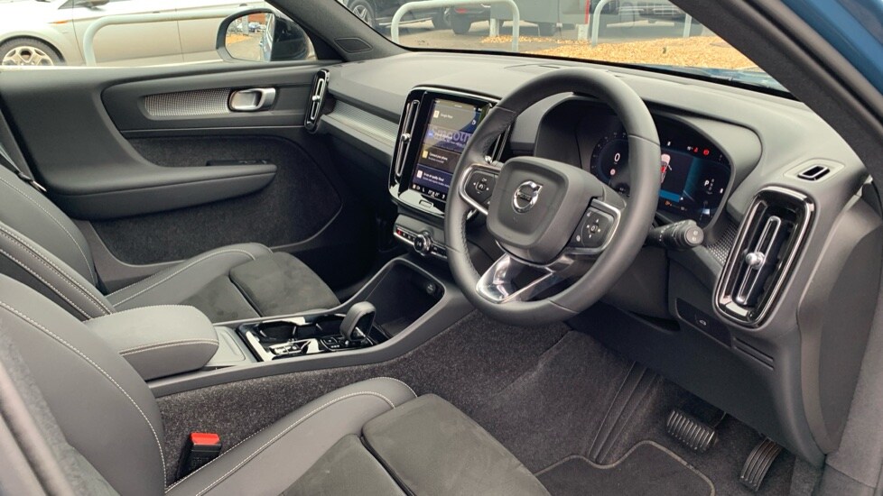 Used Volvo XC40 2025 for sale - 75771449: Photo 4