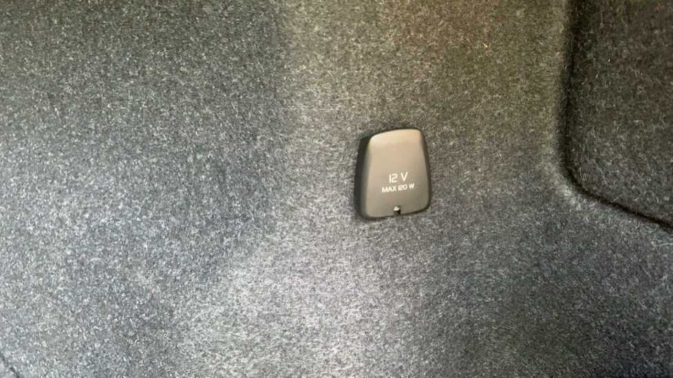 Used Volvo XC40 2025 for sale - 76195986: Photo 15