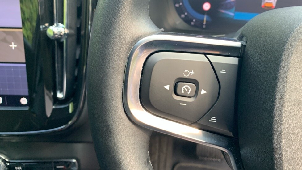 Used Volvo XC40 2025 for sale - 76195986: Photo 28