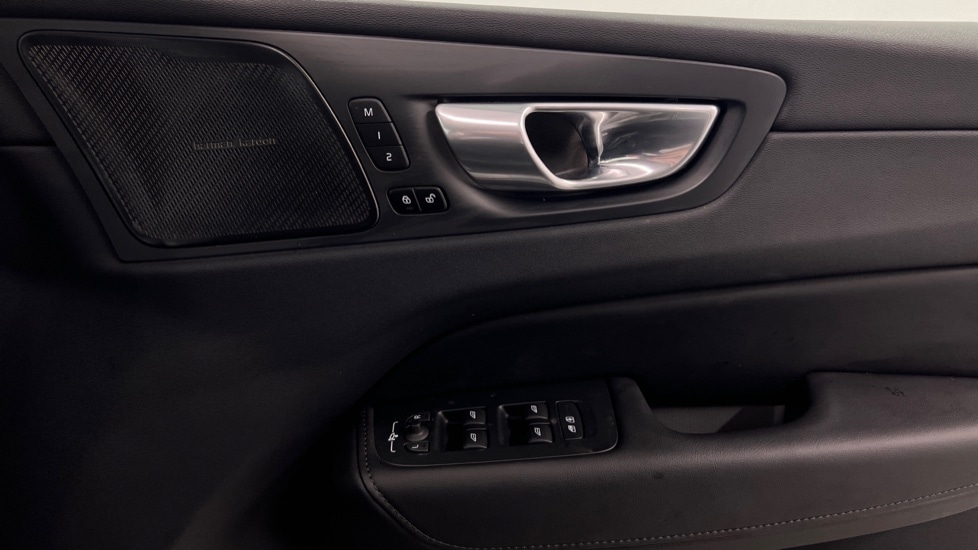 Used Volvo XC60 2023 for sale - 77995048: Photo 15