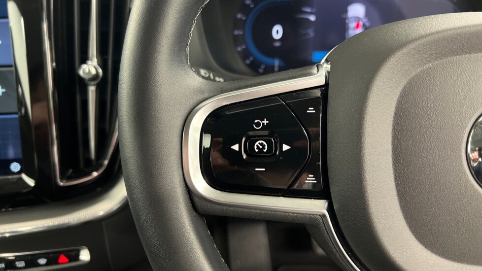 Used Volvo XC60 2023 for sale - 77995048: Photo 18