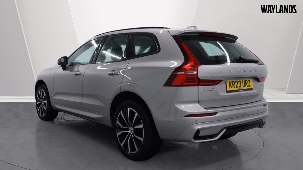 Used Volvo XC60 2023 for sale - 77995048: Photo 2