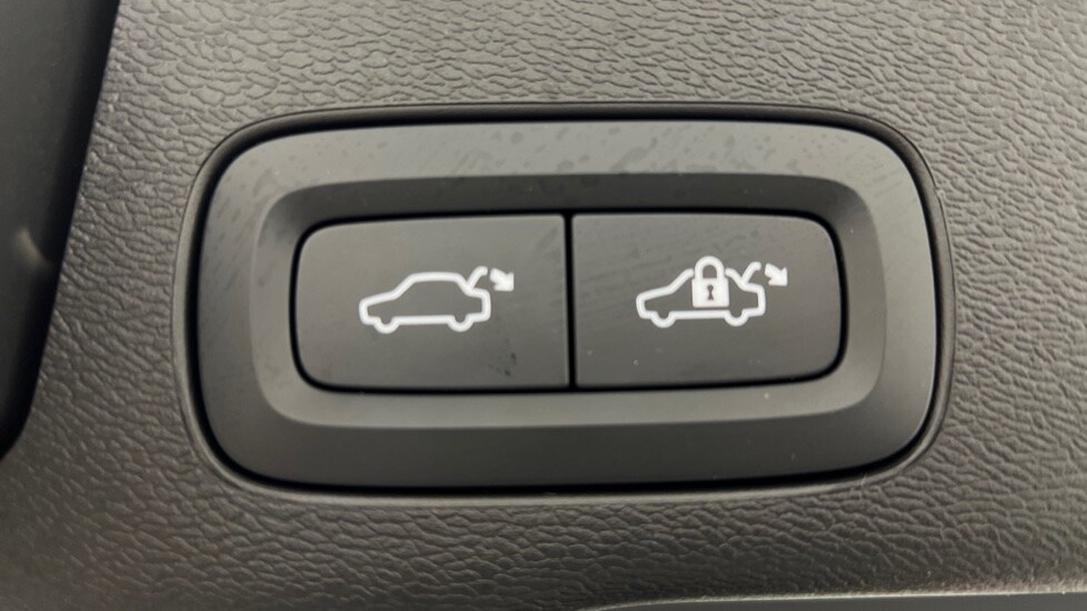 Used Volvo XC60 2023 for sale - 77995048: Photo 30