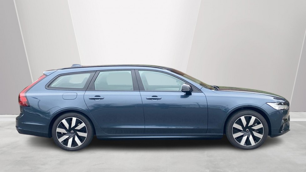 Used Volvo V90 2025 for sale - 77634658: Photo 3