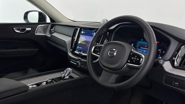 Used Volvo XC60 2024 for sale - 75980030: Photo 5