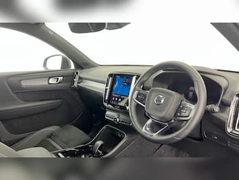 Used Volvo XC40 2025 for sale - 79662984: Photo