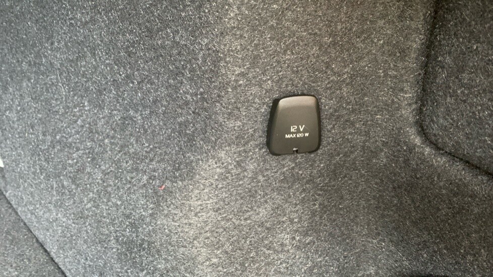 Used Volvo XC40 2025 for sale - 76519434: Photo 15