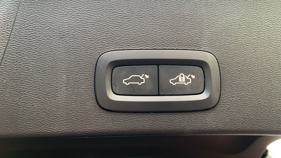 Used Volvo XC40 2025 for sale - 76519434: Photo 18