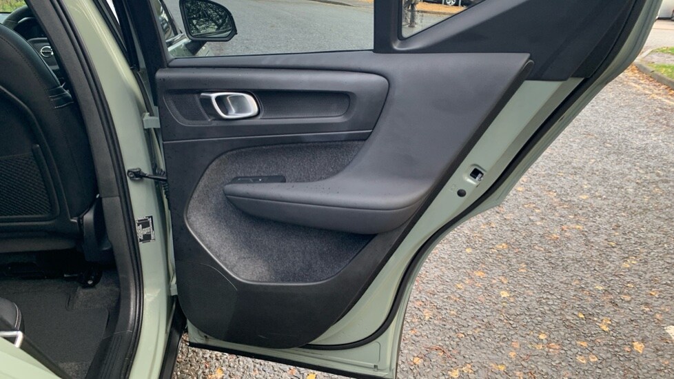 Used Volvo XC40 2025 for sale - 76519434: Photo 25