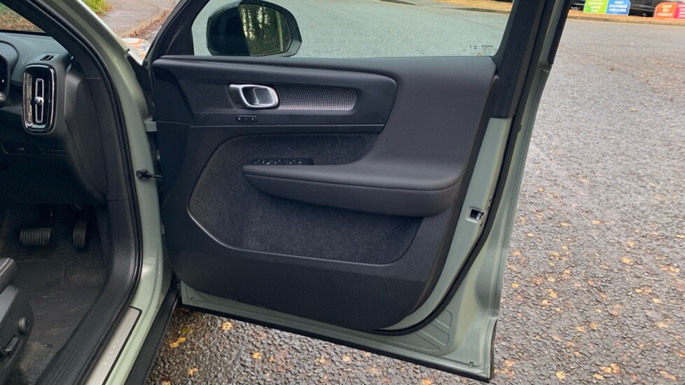 Used Volvo XC40 2025 for sale - 76519434: Photo 30