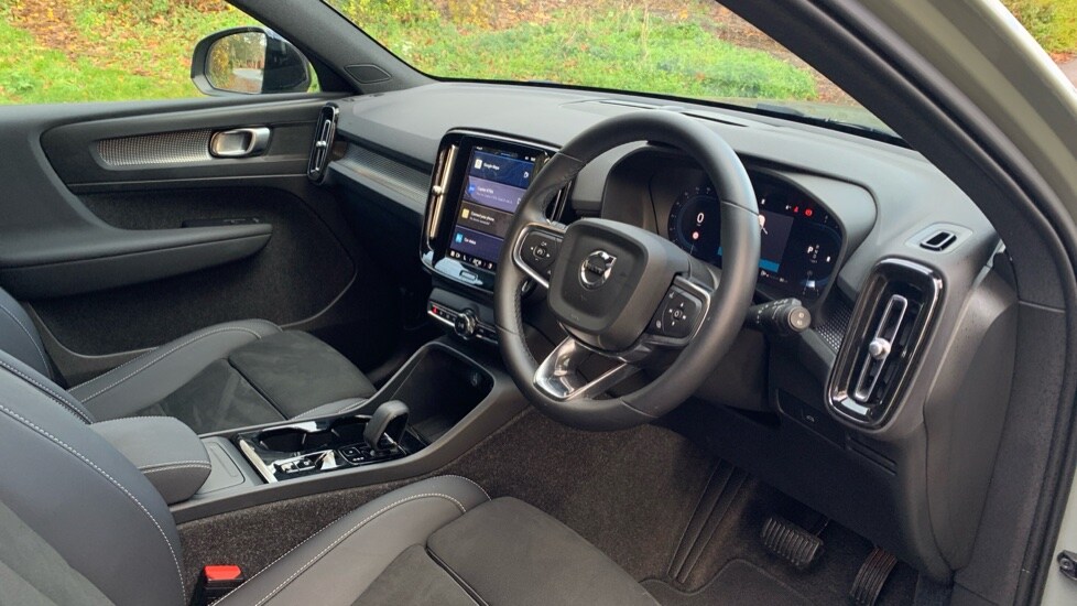 Used Volvo XC40 2025 for sale - 76519434: Photo 4