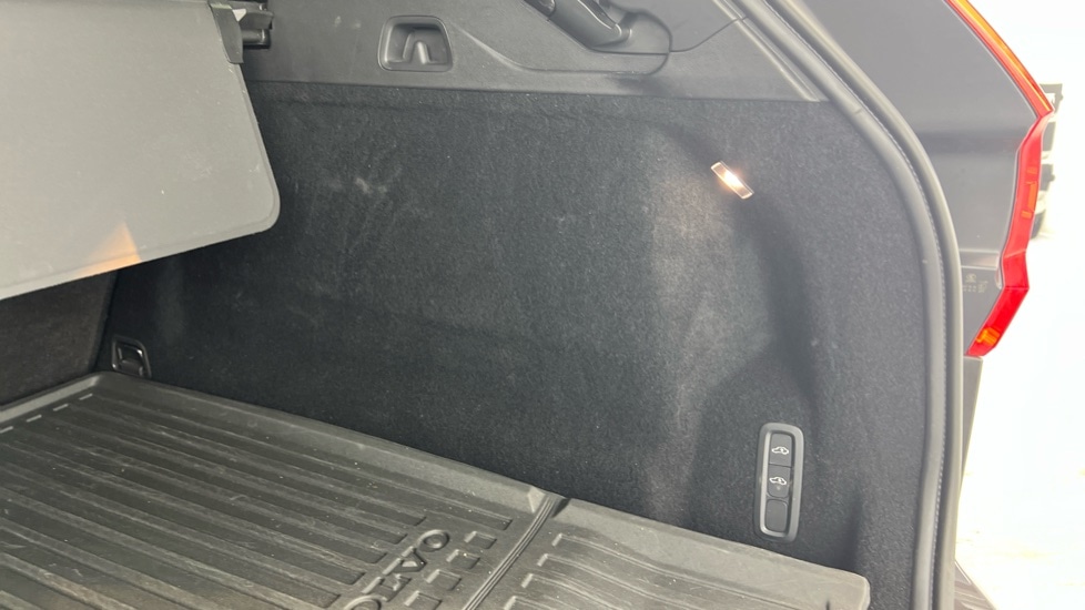 Used Volvo XC60 2021 for sale - 76528909: Photo 39