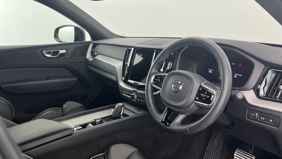 Used Volvo XC60 2021 for sale - 76528909: Photo 4