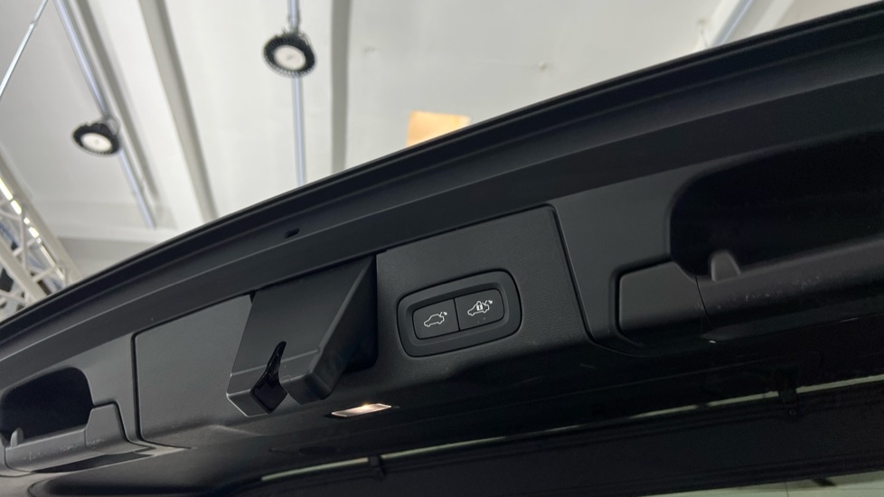 Used Volvo XC60 2021 for sale - 76528909: Photo 43