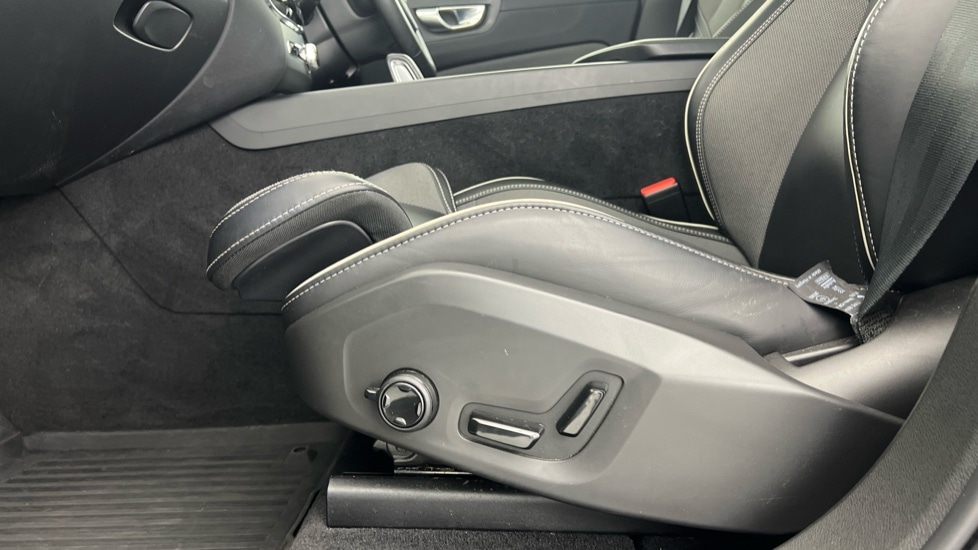 Used Volvo XC60 2021 for sale - 76528909: Photo 49