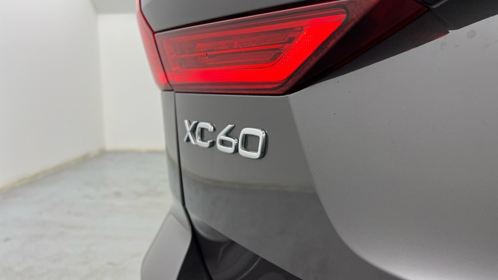 Used Volvo XC60 2021 for sale - 76528909: Photo 56