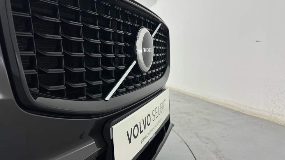 Used Volvo XC60 2021 for sale - 76528909: Photo 59