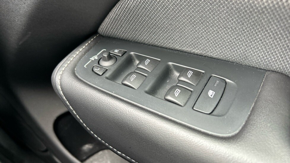 Used Volvo XC60 2021 for sale - 76203691: Photo 24