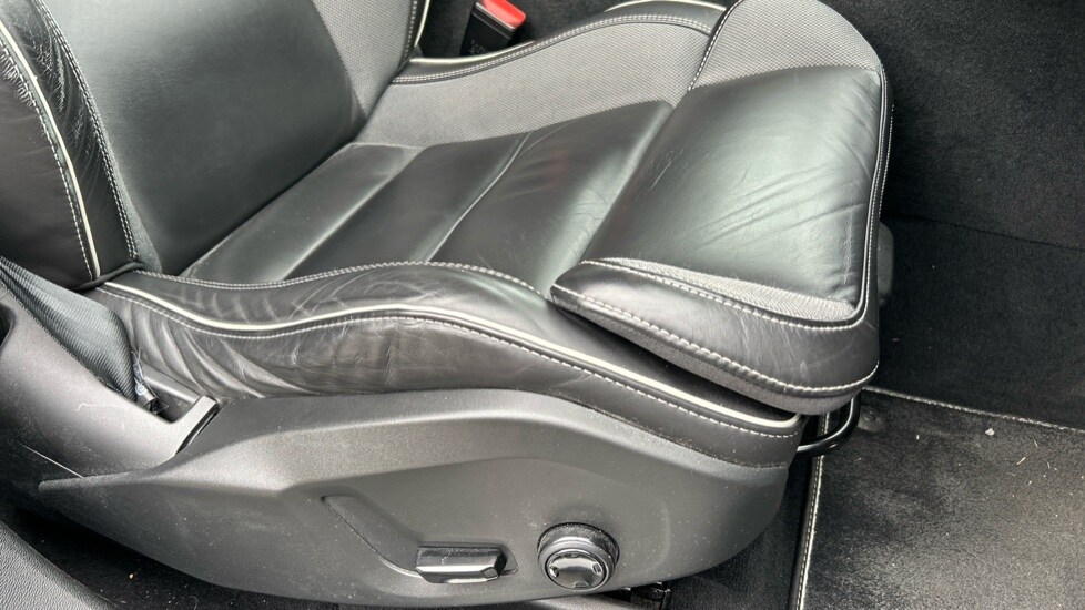 Used Volvo XC60 2021 for sale - 76203691: Photo 30