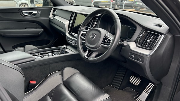 Used Volvo XC60 2021 for sale - 76203691: Photo 4