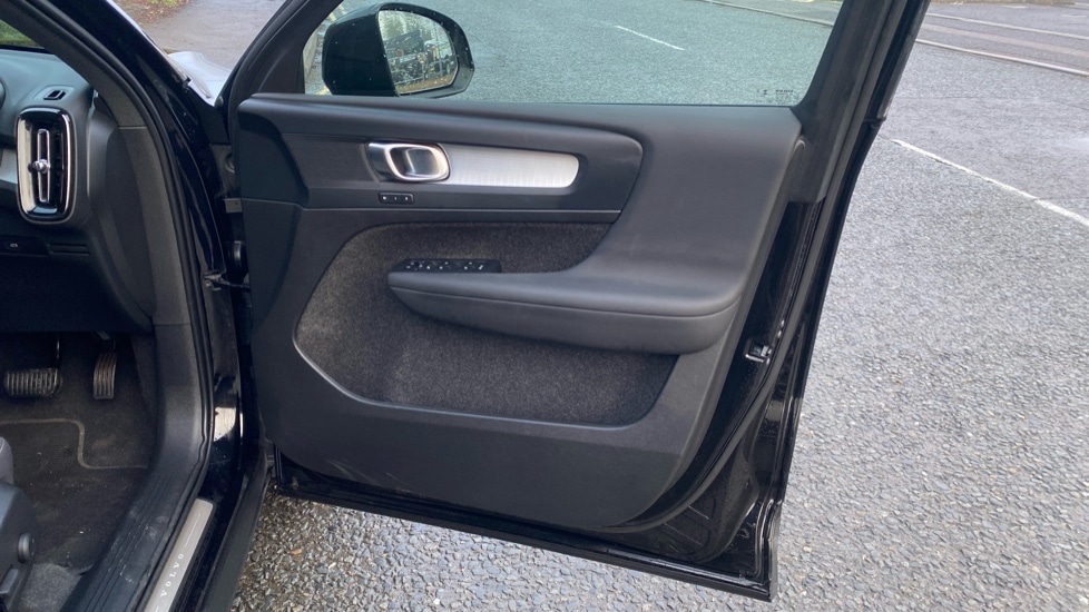 Used Volvo XC40 2023 for sale - 77232198: Photo 22