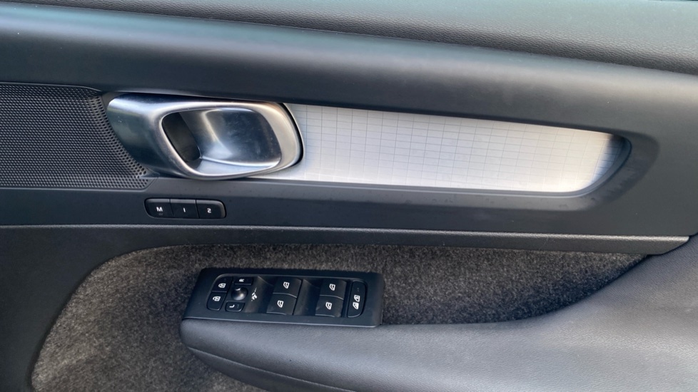 Used Volvo XC40 2023 for sale - 77232198: Photo 23