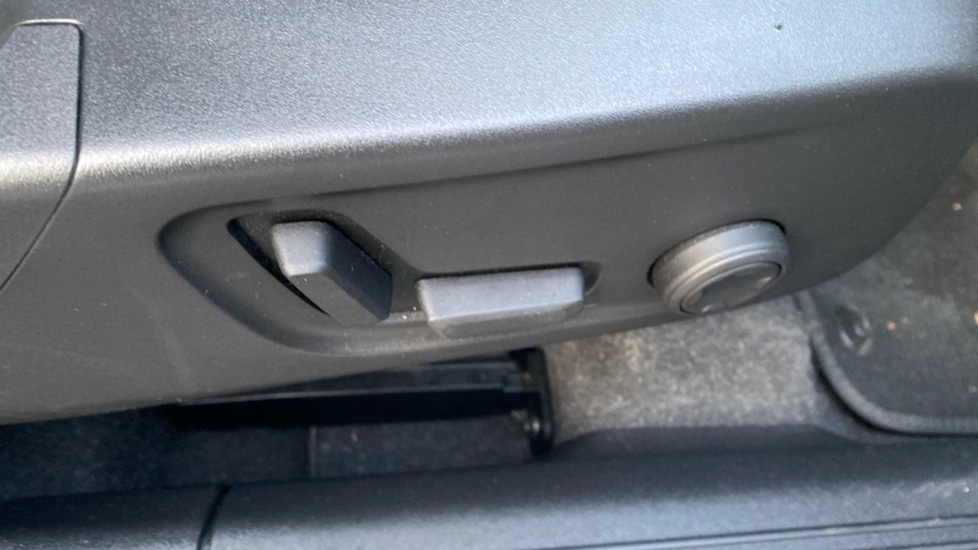 Used Volvo XC40 2023 for sale - 77232198: Photo 24